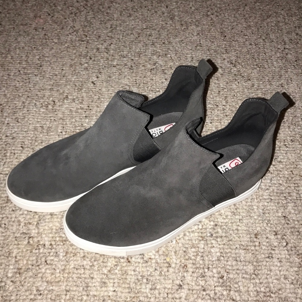 Blondo’s Gael Waterproof Sneaker